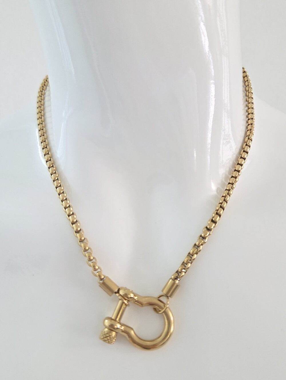 Stainless Steel Gold Plated Horseshoe Shackle Clasp Box Chain Pendant Necklace - Picture 8 of 13